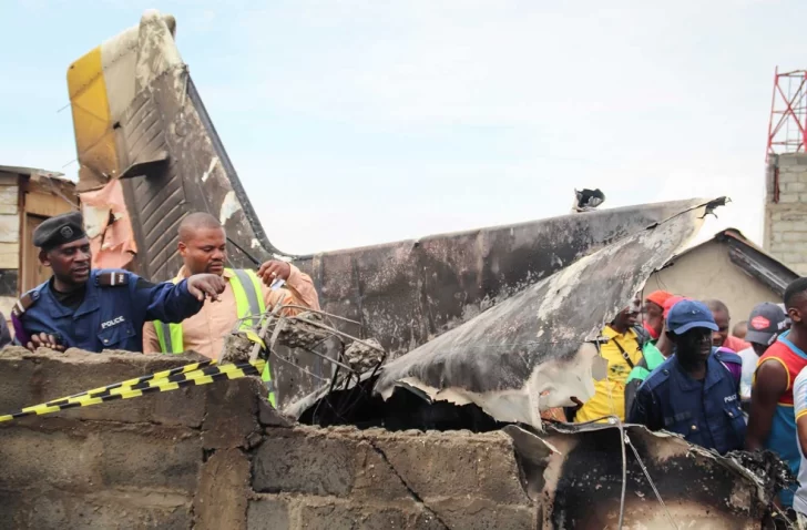 Al menos 29 muertos por la caída de un avión en una ciudad de Congo