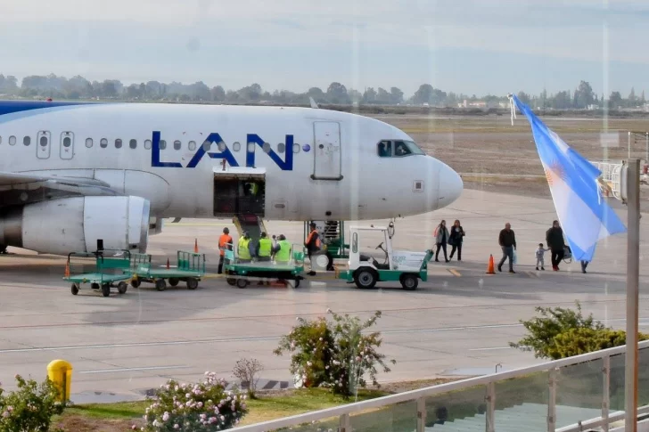 El aeropuerto sanjuanino ya ofrece un vuelo internacional