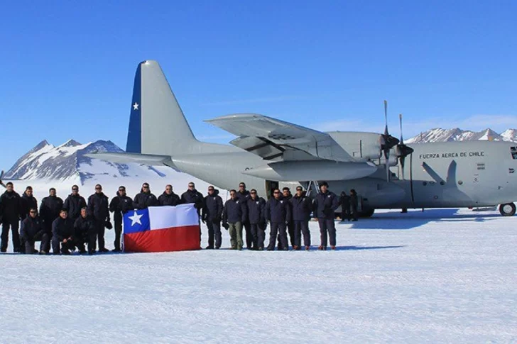 Recuperan una caja negra del Boeing que se estrelló en Indonesia