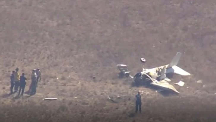 Dos avionetas chocaron al intentar aterrizar en California: reportan varios muertos