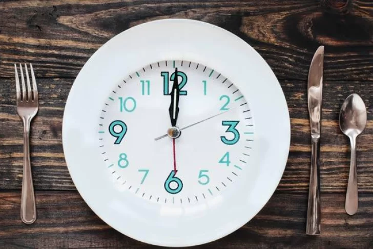 Ayuno intermitente: ¿es cierto que ayuda a adelgazar?