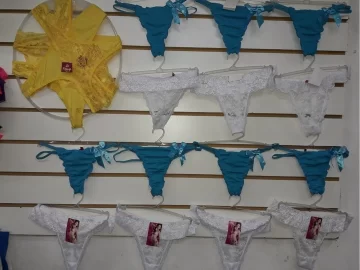Una bandera de Uruguay hecha con bombachas Una bandera de Uruguay hecha con bombachas
