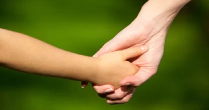 Juez autorizó a que un nene tenga dos apellidos paternos y uno materno Juez autorizó a que un nene tenga dos apellidos paternos y uno materno