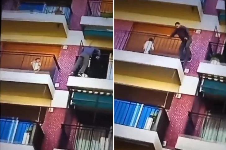 [VIDEO] Salta al balcón de un quinto piso para rescatar a un niño en peligro