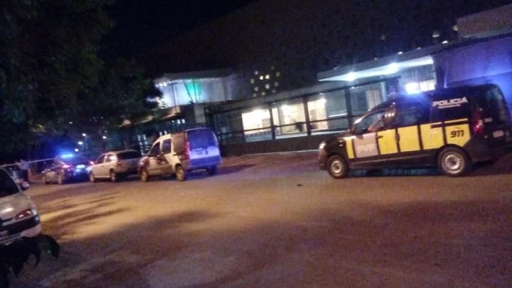 Balearon en la cabeza a un apostador en el Casino de Rosario y está grave Balearon en la cabeza a un apostador en el Casino de Rosario y está grave