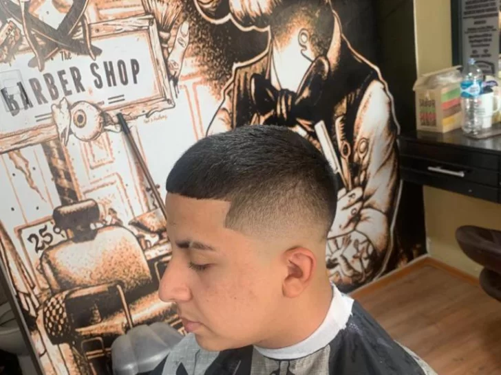 El “sueño loco” que llevó a un barbero a cortar el pelo gratis en su día de franco a gente pobre El “sueño loco” que llevó a un barbero a cortar el pelo gratis en su día de franco a gente pobre