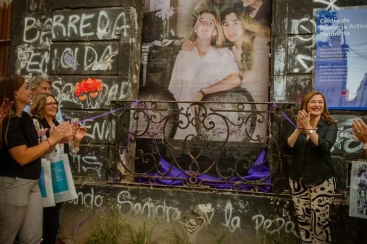 Venden los anteojos de Ricardo Barreda y piden millones a cambio