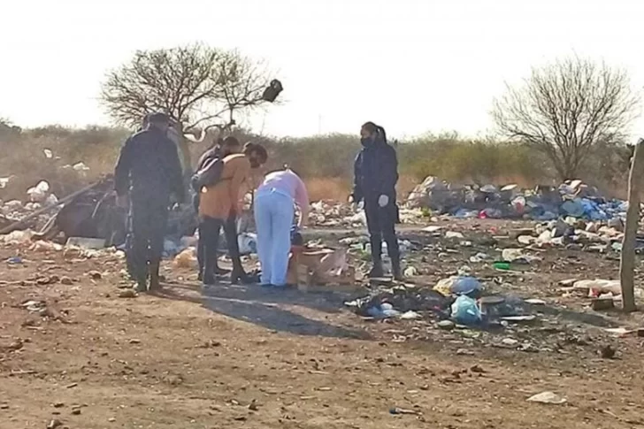 Hallaron en un basural el cuerpo de un recién nacido con síndrome de down