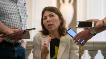 Batakis se reunió con Guzmán para ordenar la transición Batakis se reunió con Guzmán para ordenar la transición