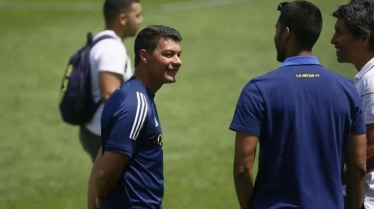 Russo no será más el DT de Boca y Battaglia dirigirá el entrenamiento Russo no será más el DT de Boca y Battaglia dirigirá el entrenamiento