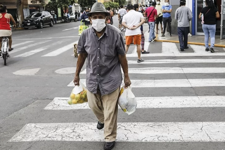 Una nueva variante de coronavirus detectada en Perú podría estar circulando en Argentina