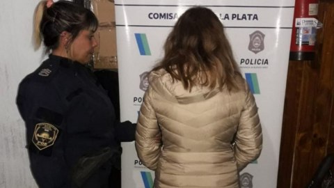 Quiso tirarse a las vías con su hijo en brazos, pero su cuñada lo impidió Quiso tirarse a las vías con su hijo en brazos, pero su cuñada lo impidió
