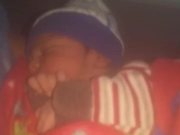 Poliparteros: tres efectivos ayudaron a una mujer a parir en su casa Poliparteros: tres efectivos ayudaron a una mujer a parir en su casa