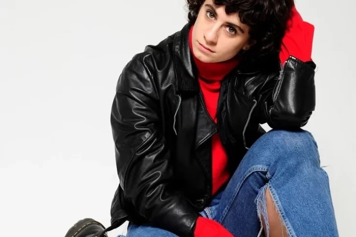 La rockera que enciende escenarios