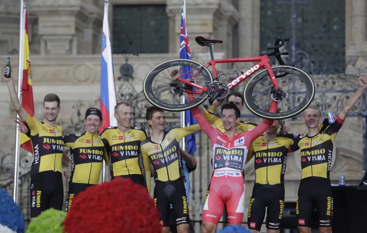 Roglic logró el triplete de manera contundente Roglic logró el triplete de manera contundente