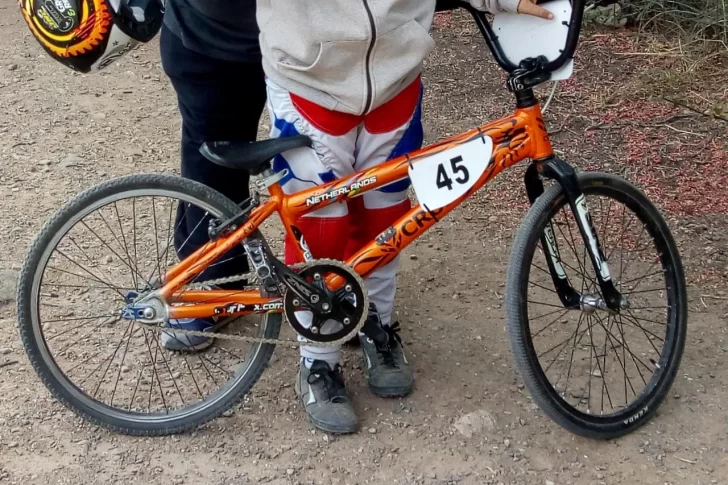 Golpearon a un niño de 12 años para robarle la bicicleta que tenía sólo hace dos semanas