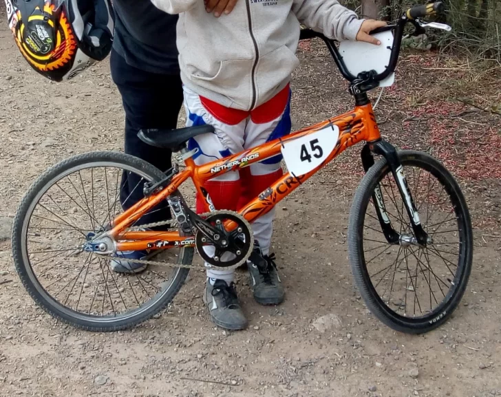 Golpearon a un niño de 12 años para robarle la bicicleta que tenía sólo hace dos semanas