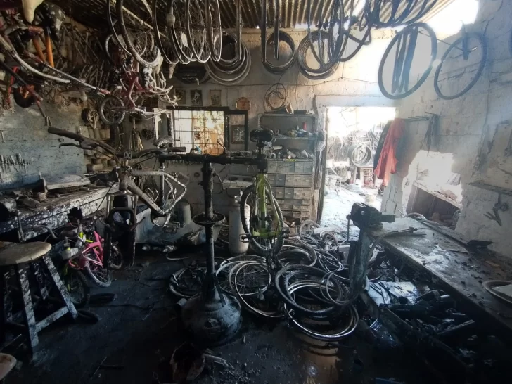 Explosión de máquina de soldar: los heridos son padre e hijo, de 50 y 74 años Explosión de máquina de soldar: los heridos son padre e hijo, de 50 y 74 años