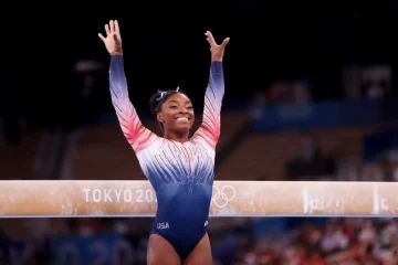 Simone Biles volvió, compitió y ganó la medalla de bronce Simone Biles volvió, compitió y ganó la medalla de bronce