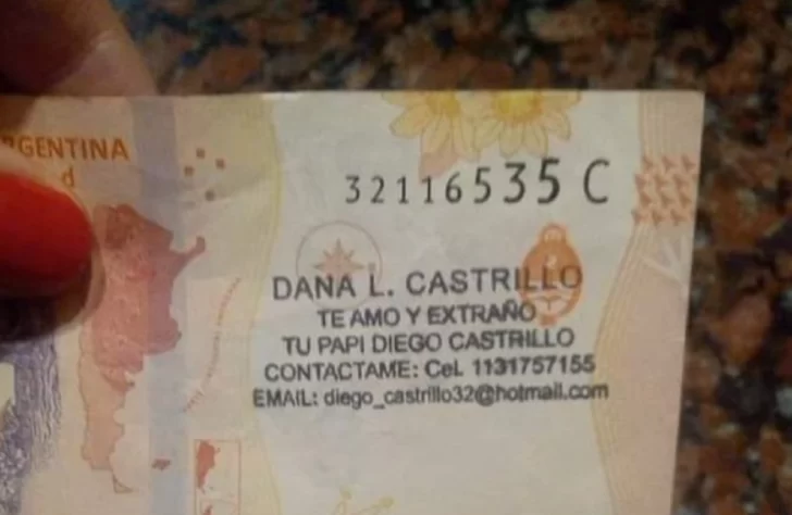 Buscaba a su hija con mensajes en billetes: la historia no terminó bien Buscaba a su hija con mensajes en billetes: la historia no terminó bien