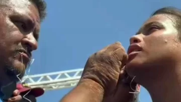 Inmigrantes se cosieron la boca en protesta por demoras en documentación Inmigrantes se cosieron la boca en protesta por demoras en documentación