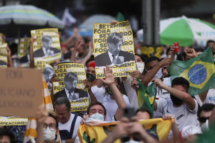 Movimientos de derecha protestaron contra Bolsonaro tras una semana de tensión