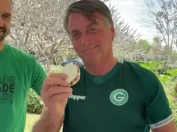 Un argentino desayunó con Bolsonaro y le hizo probar alfajores: su reacción sorprendió