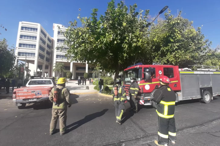Descartan relación entre la amenaza de bomba y el principio de incendio