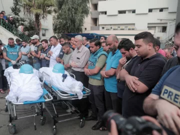 Israel redobló sus bombardeos en Gaza, donde se agrava la situación humanitaria