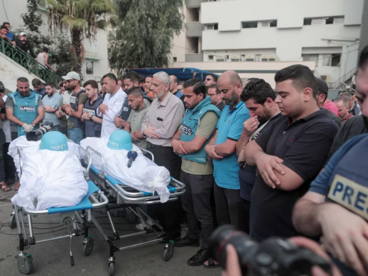 Israel redobló sus bombardeos en Gaza, donde se agrava la situación humanitaria