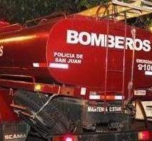 Una estufa inició un incendio que consumió el comedor de una vivienda Una estufa inició un incendio que consumió el comedor de una vivienda