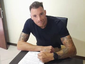 Botinelli ya firmó y se convirtió en el 14to. refuerzo de San Martín Botinelli ya firmó y se convirtió en el 14to. refuerzo de San Martín