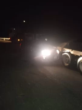 Un hombre perdió un brazo al chocar contra un camión Un hombre perdió un brazo al chocar contra un camión