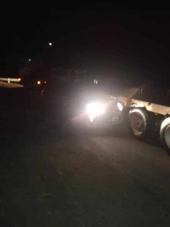 Un hombre perdió un brazo al chocar contra un camión Un hombre perdió un brazo al chocar contra un camión