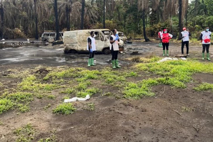 Ya son 110 los muertos tras una explosión en una refinería ilegal de petróleo en Nigeria