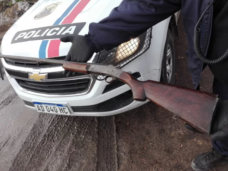 Quiso disipar una gresca con una escopeta y cuando fueron a detenerlo le apuntó a una policía Quiso disipar una gresca con una escopeta y cuando fueron a detenerlo le apuntó a una policía