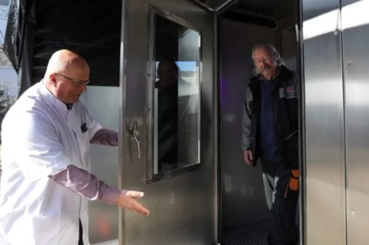 [VIDEO] “La cabina de los gritos”: el nuevo invento holandés para detectar el Covid-19