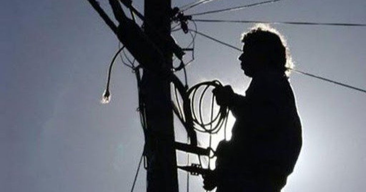 Con una pala y una sierra, intentó robar cables subterráneos: fue sorprendido y detenido Con una pala y una sierra, intentó robar cables subterráneos: fue sorprendido y detenido