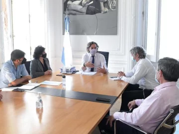 La Casa Rosada quiere imponer toque de queda en AMBA desde las 22, pero CABA se opone La Casa Rosada quiere imponer toque de queda en AMBA desde las 22, pero CABA se opone