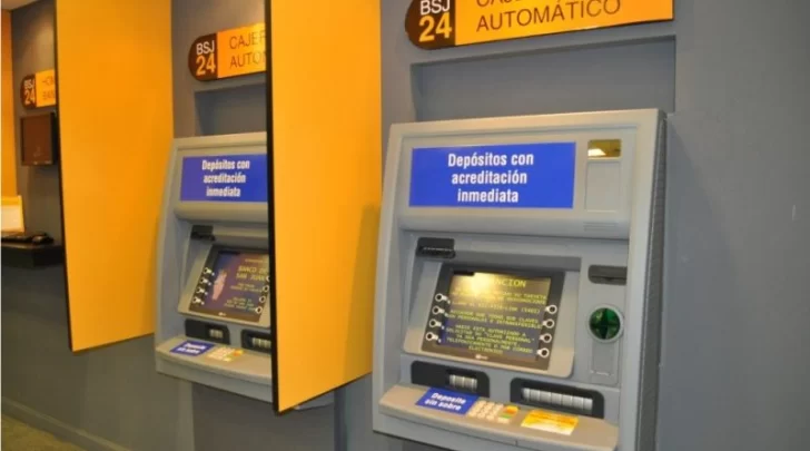 Cajeros automáticos de Banco San Juan registran problemas por una caída de sistema Cajeros automáticos de Banco San Juan registran problemas por una caída de sistema