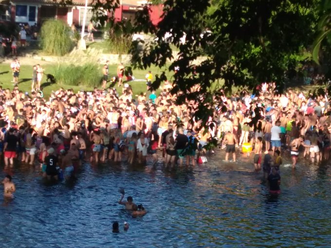 Descontrol en una playa de Santa Rosa de Calamuchita Descontrol en una playa de Santa Rosa de Calamuchita