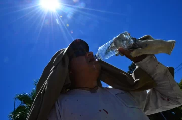 Se vienen al menos 5 días de calor agobiante: los factores desencadenantes Se vienen al menos 5 días de calor agobiante: los factores desencadenantes