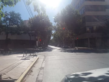 El termómetro superó los 40° y puso a San Juan en la cima del ranking nacional del calor El termómetro superó los 40° y puso a San Juan en la cima del ranking nacional del calor