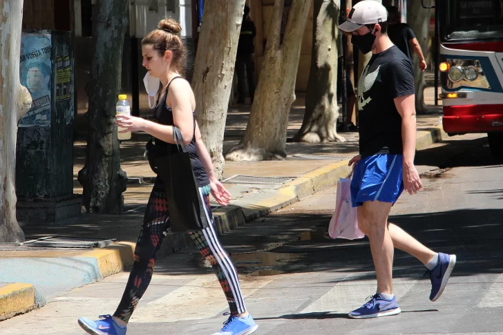 Altas temperaturas y amenaza de tormentas: así estará el tiempo este fin de semana
