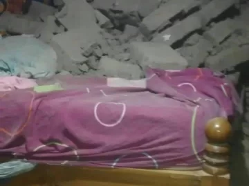 Las 3 personas heridas durante el sismo son familiares y se les desplomó el techo encima Las 3 personas heridas durante el sismo son familiares y se les desplomó el techo encima