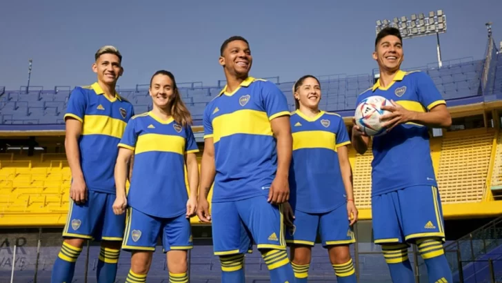 Boca presentó nueva camiseta, sin sponsor e inspirada en los 90: cuánto cuesta Boca presentó nueva camiseta, sin sponsor e inspirada en los 90: cuánto cuesta