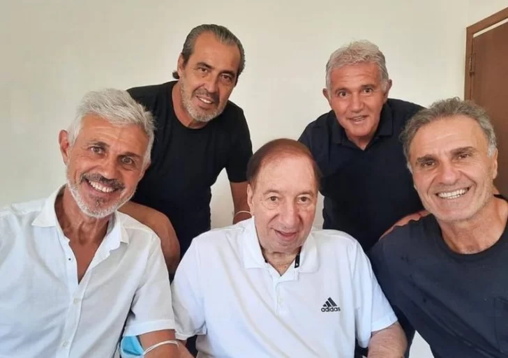 El emotivo reencuentro de los campeones del ’86 con Bilardo El emotivo reencuentro de los campeones del ’86 con Bilardo