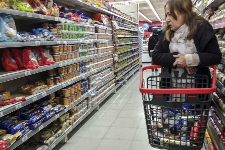 Una familia necesitó en marzo ingresos por casi $42.000 para no ser pobre