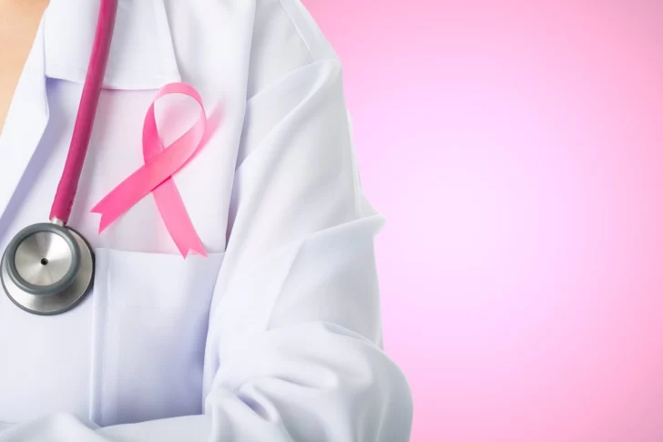 ¿Qué estudios se realizan para detectar el cáncer de mamas?