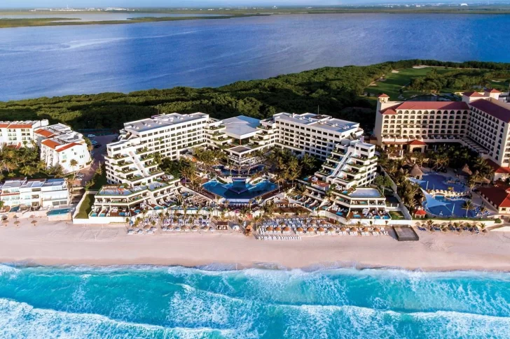 Un muerto y siete heridos por un ataque armado en un balneario de Cancún